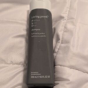 Living Proof Perfect Hair Day Shampoo -